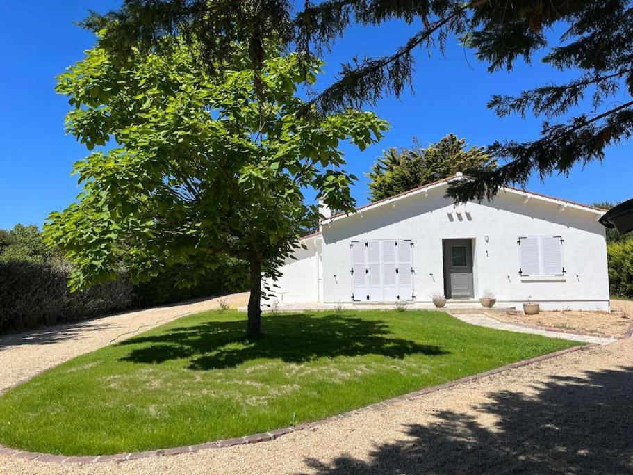 Casa de Férias A 30 Min De L'ile Aux Mimosa Maison Vendeenne Avec Jardin
